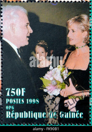 Republik GUINEA - ca. 1998: Eine Briefmarke gedruckt in Republik Guinea zeigt Prinzessin Diana von Wales, ca. 1998 Stockfoto