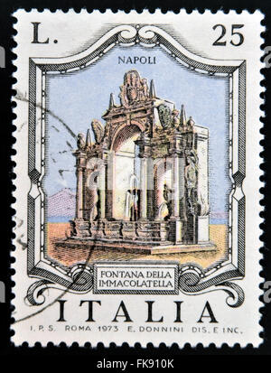 Italien - CIRCA 1973: eine Briefmarke gedruckt in Italien zeigt Immacolatella Brunnen, Neapel, Italien, ca. 1973 Stockfoto