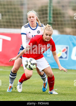 La Manga, Spanien. 7. März 2016. Freundlichen Fußballspiel 8-Nationen-Turnier zwischen England Vs Dänemark Frauen unter 19 Jahren. Jenna-Leg. Bildnachweis: ABEL F. ROS / Alamy Live News Stockfoto