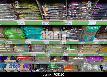 Gewürze zum Verkauf in einem indischen Supermarkt in Leicester Stockfoto