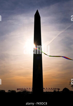 Washington Monument Silhouette während der nationalen Drachenfest. Stockfoto