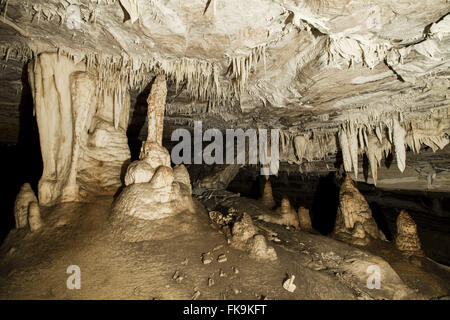 Torrinha Höhle - reich an Vielfalt der Tropfsteine - Chapada Diamantina Stockfoto