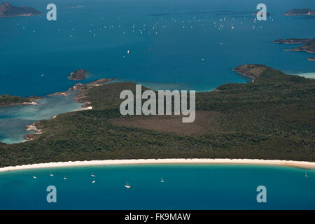 Luftaufnahme von Whitehaven Beach - eine sieben Kilometer lange Strecke von unberührten reinen weißen Quarzsand Stockfoto