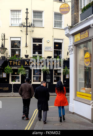 London, UK - 24. Februar 2016: The Kings Arms Pub in Shepherd Market, Mayfair Stockfoto