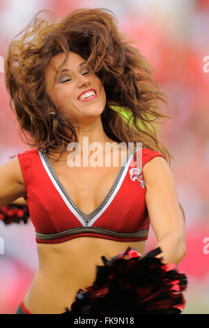 Tampa, FL, USA. 25. Sep, 2011. Tampa Bay Buccaneers Cheerleader bei den Bucs Spiel gegen die Atlanta Falcons im Raymond James Stadium am 25. September 2011 in Tampa, FL. © Scott A. Miller/ZUMA Draht/Alamy Live News Stockfoto