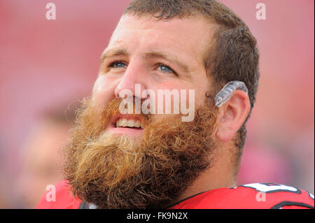 Tampa, FL, USA. 25. Sep, 2011. Atlanta Falcons center Joe Hawley (61) während die Falken-Spiel gegen die Tampa Bay Buccaneers im Raymond James Stadium am 25. September 2011 in Tampa, FL. © Scott A. Miller/ZUMA Draht/Alamy Live News Stockfoto