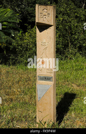 Totem des alten Weges der Royal Road im Stadtteil Paratinga Keil Stockfoto