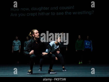 Sadler es Wells Theatre, London, UK. 7. März 2016. Leistung des goldenen Stunden von Rosas. Bildnachweis: Chantal Guevara/Alamy Live-Nachrichten Stockfoto