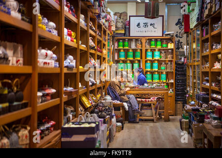 Tee-Shop, Yandai Xiejie Road, Beijing, China Stockfoto