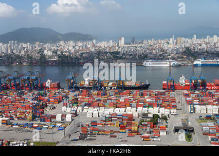 TECON - Terminal Container auf dem linken Ufer der Hafen von Santos Stockfoto