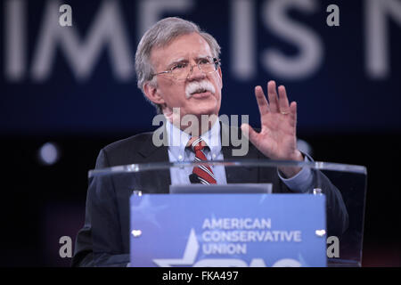 Ehemaliger UN-Botschafter John Bolton richtet sich die Jahreskonferenz der amerikanischen Konservativen Union CPAC am National Harbor 3. März 2016 in Oxon Hill, Maryland. Stockfoto