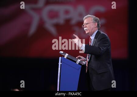 Ehemaliger UN-Botschafter John Bolton richtet sich die Jahreskonferenz der amerikanischen Konservativen Union CPAC am National Harbor 3. März 2016 in Oxon Hill, Maryland. Stockfoto