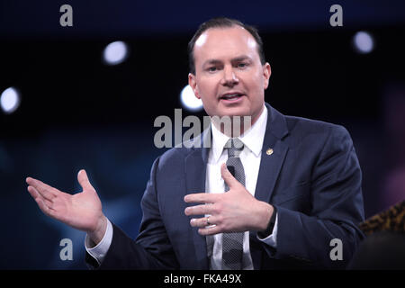 US-Senator Mike Lee von Utah richtet sich die Jahreskonferenz der amerikanischen Konservativen Union CPAC am National Harbor 3. März 2016 in Oxon Hill, Maryland. Stockfoto