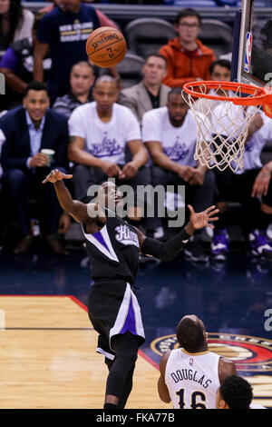 New Orleans, LA, USA. 7. März 2016. Sacramento Kings guard Darren Collison (7) Triebe beim Herunterfallen bei einem NBA-Basketball-Spiel zwischen den Sacramento Kings und die New Orleans Pelikane im Smoothie King Center in New Orleans, Louisiana Stephen Lew/CSM/Alamy Live-Nachrichten Stockfoto