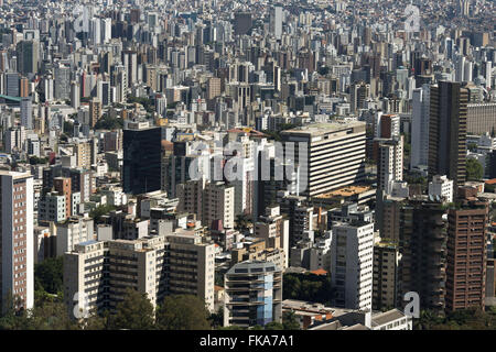 Blick auf die Stadt von der Aussichtsplattform des Mangabeiras Stockfoto