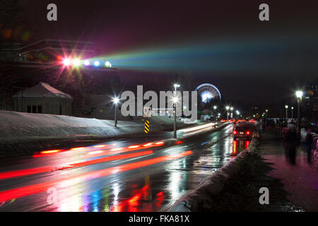 Die Niagara Parkway in der Nacht. Niagara Falls, District Municipality of Niagara, Ontario, Kanada. Stockfoto