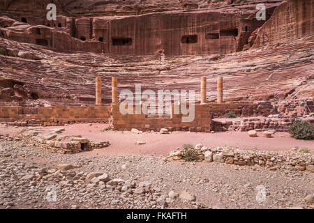 Das Theater in den Ruinen von Petra, Haschemitischen Königreich Jordanien. Stockfoto