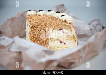 Bild von einem "Frankfurter Kranz", Frankfurter Kranz ist eine traditionelle Hessen Torte mit viel Sahne. Aufgenommen am 03.01.16 in Oberursel Stockfoto