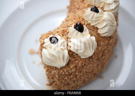 Bild von einem "Frankfurter Kranz", Frankfurter Kranz ist eine traditionelle Hessen Torte mit viel Sahne. Aufgenommen am 03.01.16 in Oberursel Stockfoto