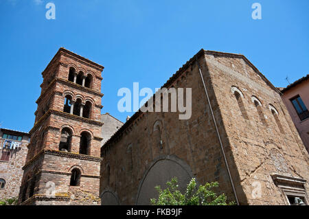 Kirche San Silvestro und Bell Tower, Orte, Latium, Italien Stockfoto