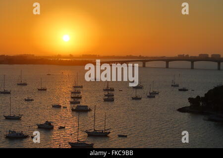 Sonnenuntergang über Sarasota Bay, Florida, USA Stockfoto