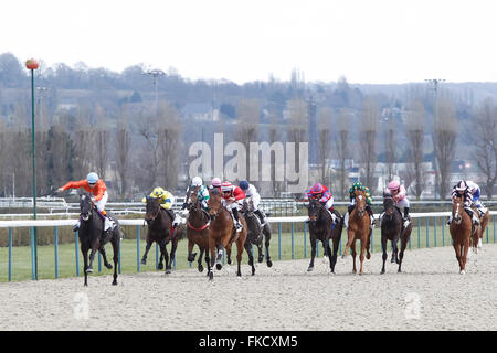 Deauville, Frankreich. 8. März 2016. 3. Lauf. De La Vie behaupten Einsätze. Kendannemarie mit Marie Anne Bernadet gewinnt das weibliche Jockey Rennen Credit: Action Plus Sport/Alamy Live News Stockfoto