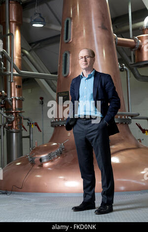 Simon Erlanger, Geschäftsführer, Harris Brennerei, Tarbert, Insel Harris. September 2015 Stockfoto