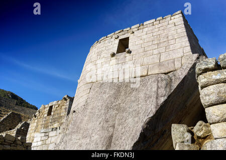 Niedrigen Winkel Blick auf Sonne-Bügel, Machu Picchu, Cusco Region, Urubamba Provinz, Bezirk von Machu Picchu, Peru Stockfoto