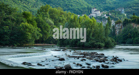 der Fluss Lot bei St Cirque Lapopie, Quercy, Frankreich Stockfoto