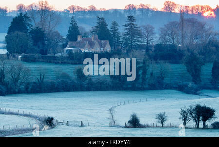 einem frostigen Wintermorgen in der Nähe von Milborne Port, Somerset, England, UK Stockfoto