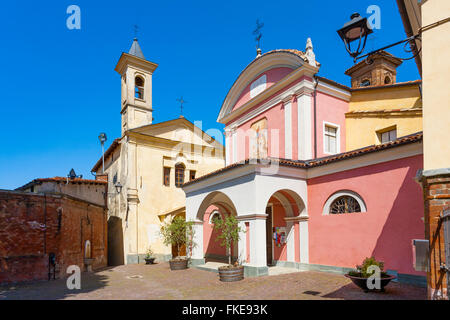 Kirche von San Donato in Barolo, Langhe, Weinstraße, Piemont, Italien Stockfoto