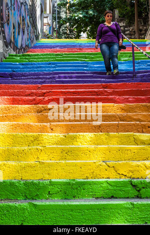 Bunt bemalte Schritte, Karakoy Region, Istanbul, Türkei Stockfoto