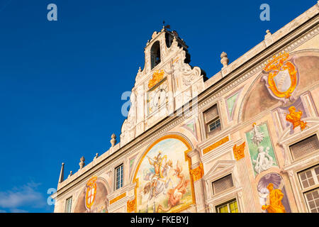 Die bemalte Fassade des Palazzo San Giorgio, Genua, Ligurien, Italien Stockfoto