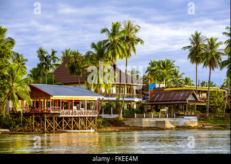 Asien. Süd-Ost-Asien. Laos. Provinz Champassak. 4000 Inseln. Don Khon. Häuser auf Stelzen. Stockfoto