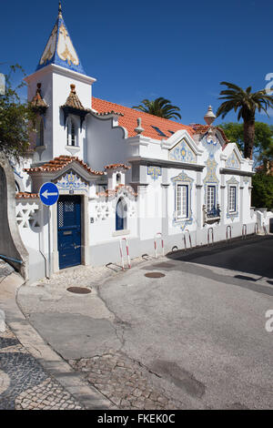 Schöne, traditionelle, portugiesische Appartementhaus in Cascais, Portugal Stockfoto