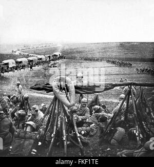 Französische Truppen und Transport auf "Der Heiligen Straße," während des ersten Weltkriegs Schlacht um Verdun, 1916 Stockfoto