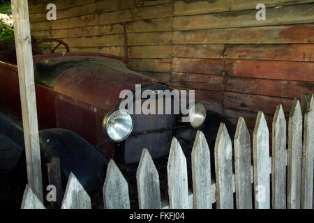 Ford Oldtimer im historischen Cardrona Hotel in der Nähe von Wanaka, Südinsel, Neuseeland Stockfoto