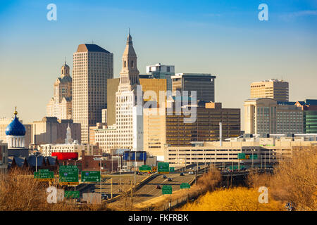 Hartford Skyline an einem sonnigen Nachmittag. Hartford ist die Hauptstadt von Connecticut. Stockfoto