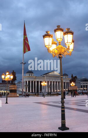 Lampe standard im Zentrum von Skopje Stockfoto