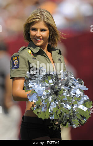 24. Oktober 2010 - USA Tampa, Florida, - 24. Oktober 2010; Tampa, FL, USA; Tampa Bay Buccaneers Cheerleader bei den Bucs-Spiel gegen die St. Louis Rams im Raymond James Stadium. (Kredit-Bild: © Scott A. Miller über ZUMA Draht) Stockfoto