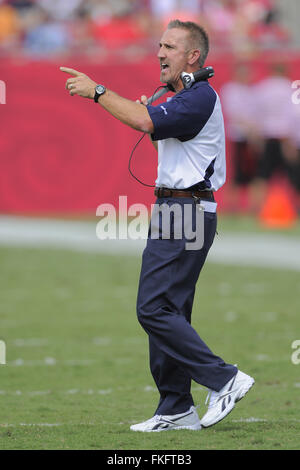 24. Oktober 2010 - USA Tampa, Florida, - 24. Oktober 2010; Tampa, FL, USA; St. Louis Rams Kopf Trainer Steve Spagnuolo, während sein Team-Spiel gegen die Tampa Bay Buccaneers im Raymond James Stadium. (Kredit-Bild: © Scott A. Miller über ZUMA Draht) Stockfoto