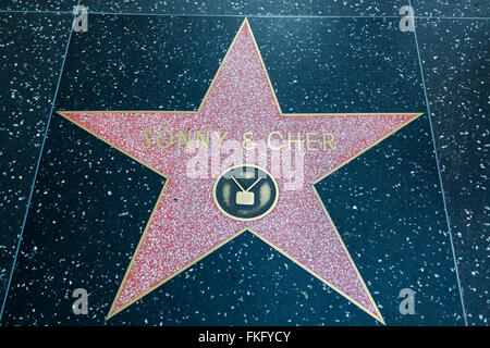 HOLLYWOOD, Kalifornien - 8. Februar 2015: Sonny und Cher des Hollywood Walk of Fame Stern auf 8. Februar 2015 in Hollywood, Kalifornien. Stockfoto