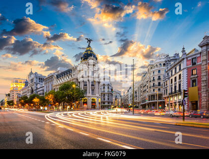 Madrid, Spanien Stadtbild an der Calle de Alcalá und der Gran Via. Stockfoto