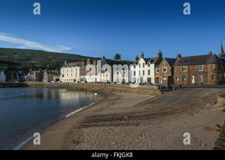 Alte Steinhäuser im Hafen in das ehemalige Fischerdorf Dorf von Stonehaven in Aberdeenshire, Schottland, Vereinigtes Königreich Stockfoto