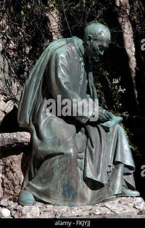 Statue von Josep Rodoreda am Kloster montserrat Stockfoto