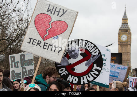 London, England. 9. März 2016. Junior-Ärzte auf die Streikposten am St.Thomas Hospital zum Jahresbeginn ihre 48-stündigen nationalen Streik. David Rowe/Alamy Live-Nachrichten Stockfoto