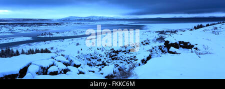 Winter Schnee Blick über Pingvellir Nationalpark, UNESCO-Weltkulturerbe, Süd-West-Island, Europa. Stockfoto