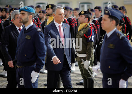 Lissabon, Portugal, 9. März 2016. Alte portugiesische Präsident Aníbal Cavaco Silva, kommt das Parlament Verdienst: Helena Poncini/Alamy Live News Stockfoto