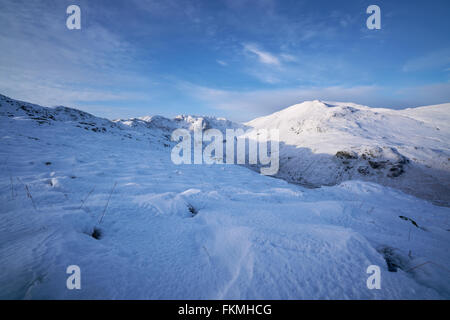 Hart Crag, Fairfield mit St Sunday Crag auf der rechten Seite von Hartsop oben wie unten Deepdale Beck. Englischen Lake District. Stockfoto