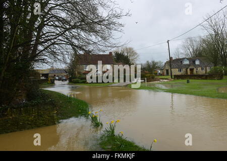 Stratton, UK. 9. März 2016. Stratton Audley Dorf Überschwemmungen 9. März 2016 Credit: Cpuk/Alamy Live News Stockfoto